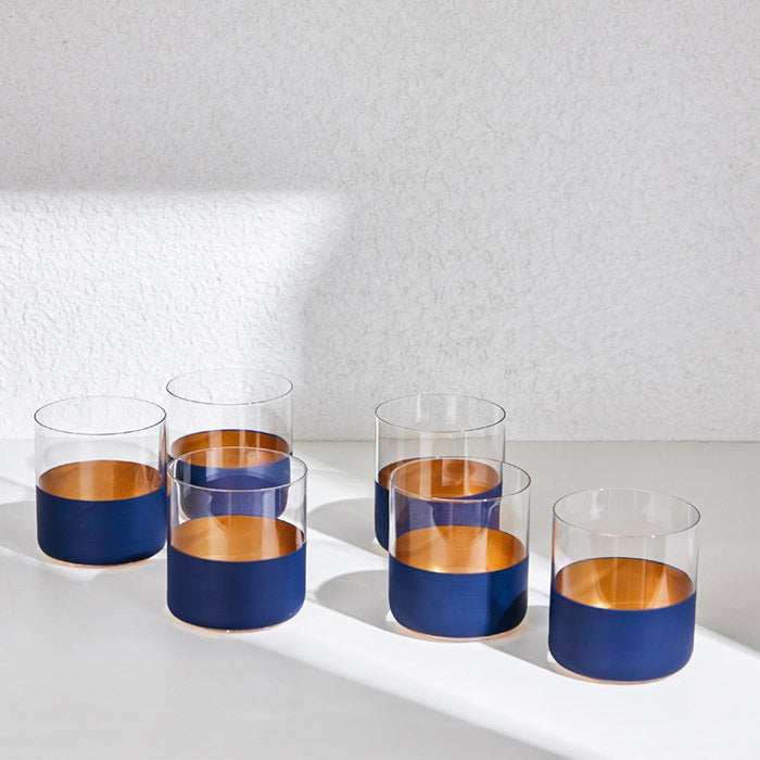 WHISKY GLASS - NAVY BLUEElevate your drinking experience with our Whisky Glass in NAVY BLUE, the perfect blend of elegance and functionality. Designed with a modern aesthetic, this glass feGlass