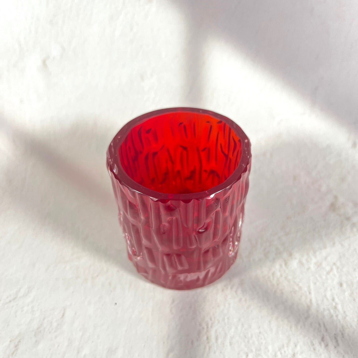 SHELL RED GLASS 7CM