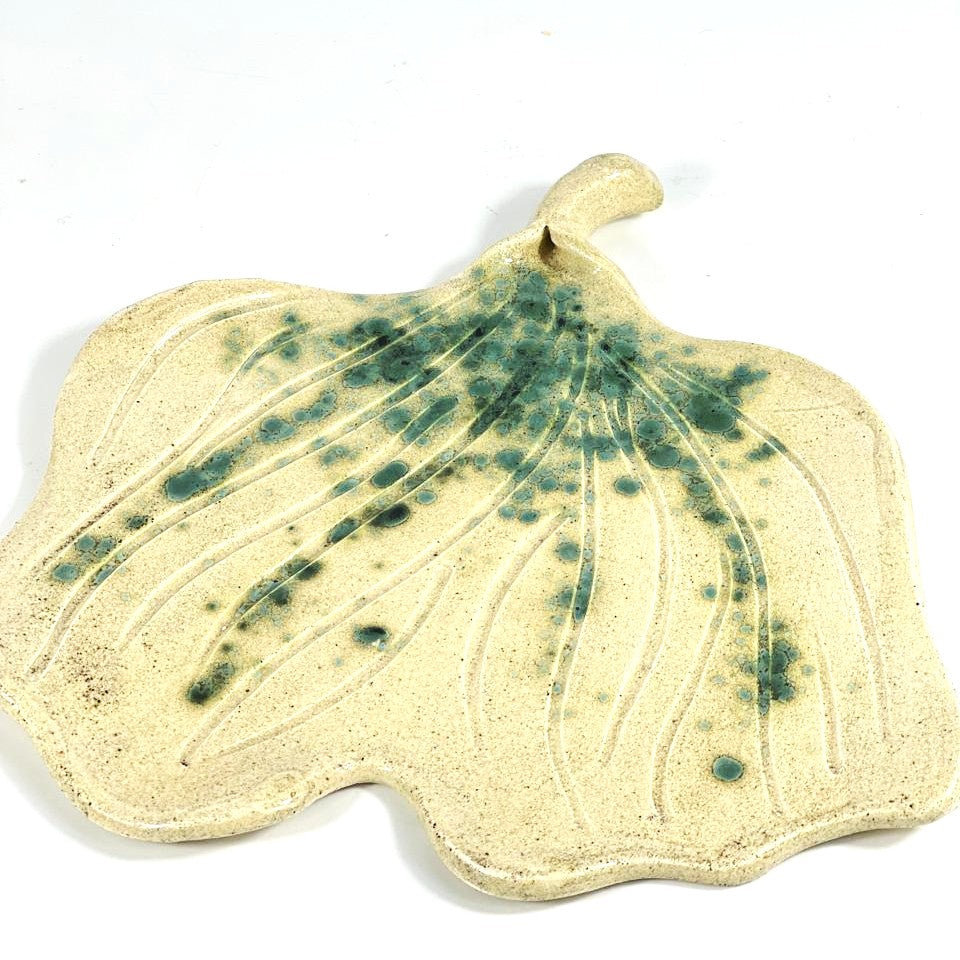 HANDMADE LEAVES PLATE SMALL