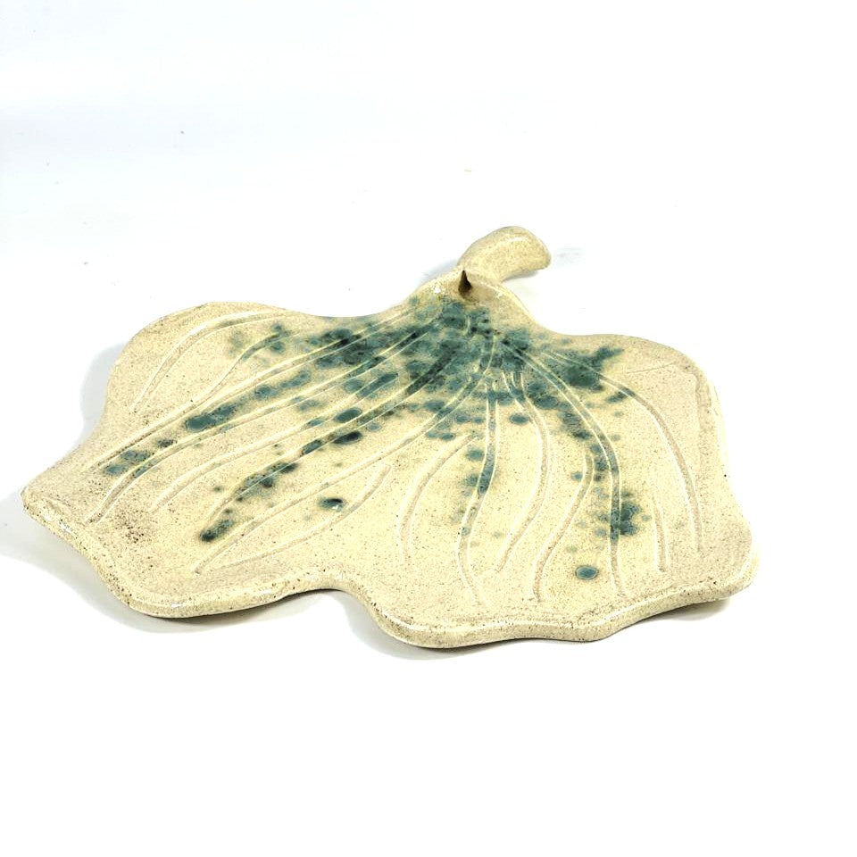 HANDMADE LEAVES PLATE SMALL