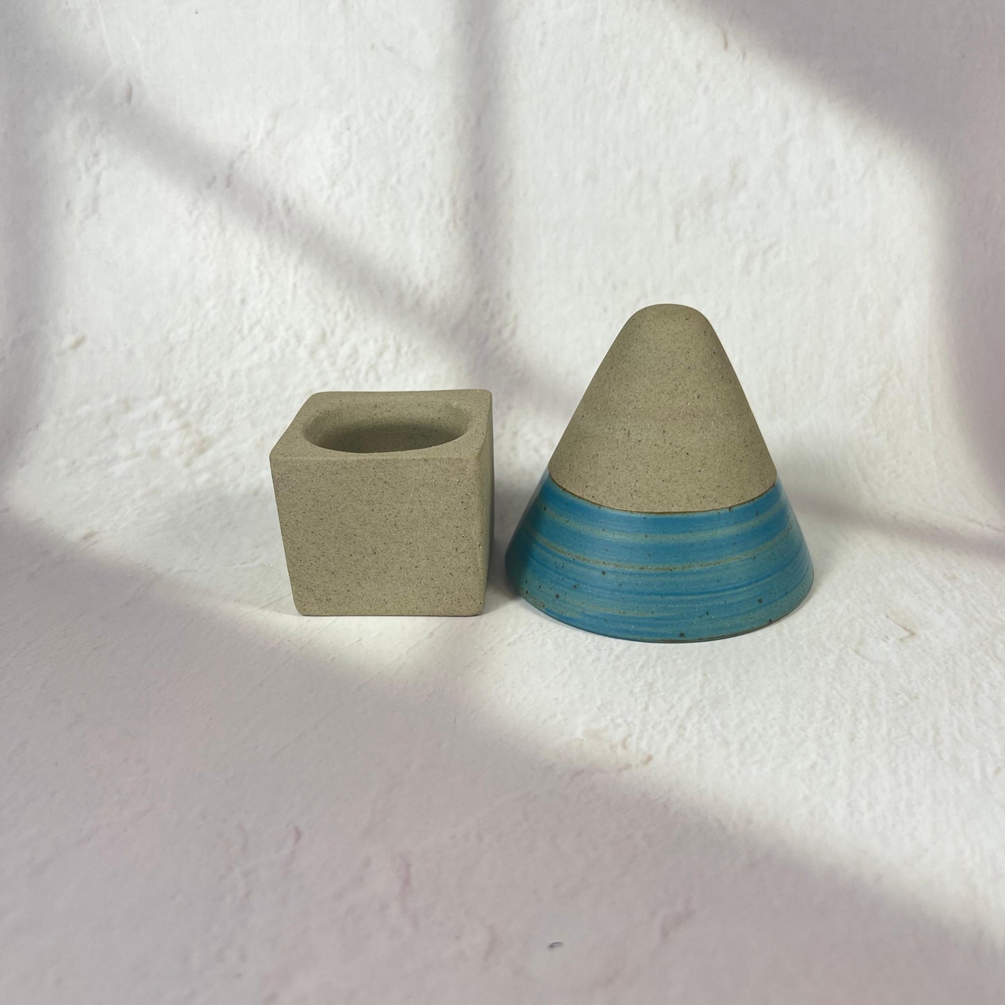 CONICAL SHAPED TEA CUP WITH HOLDER 100ML/BLUE