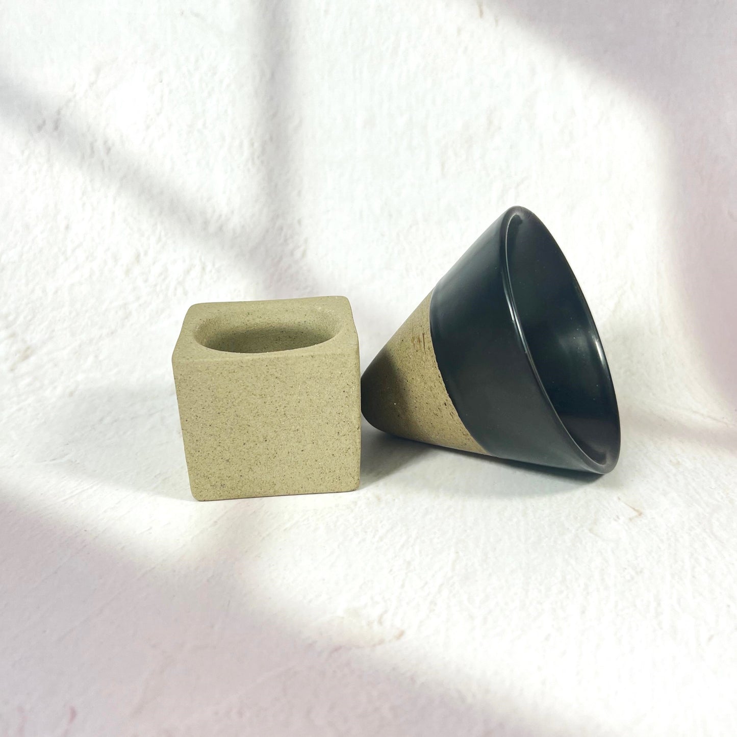 CONICAL SHAPED TEA CUP WITH HOLDER 100ML/BLACK