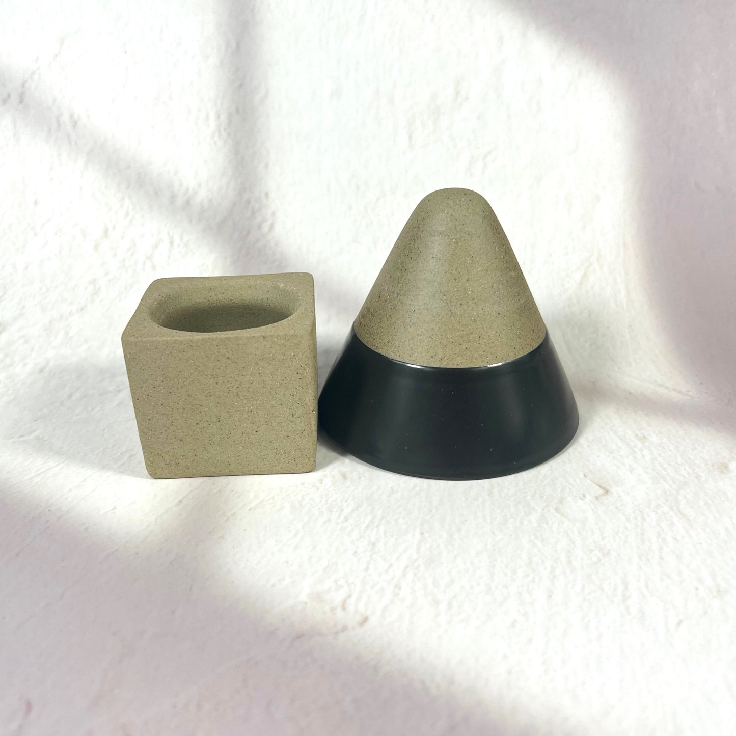 CONICAL SHAPED TEA CUP WITH HOLDER 100ML/BLACK