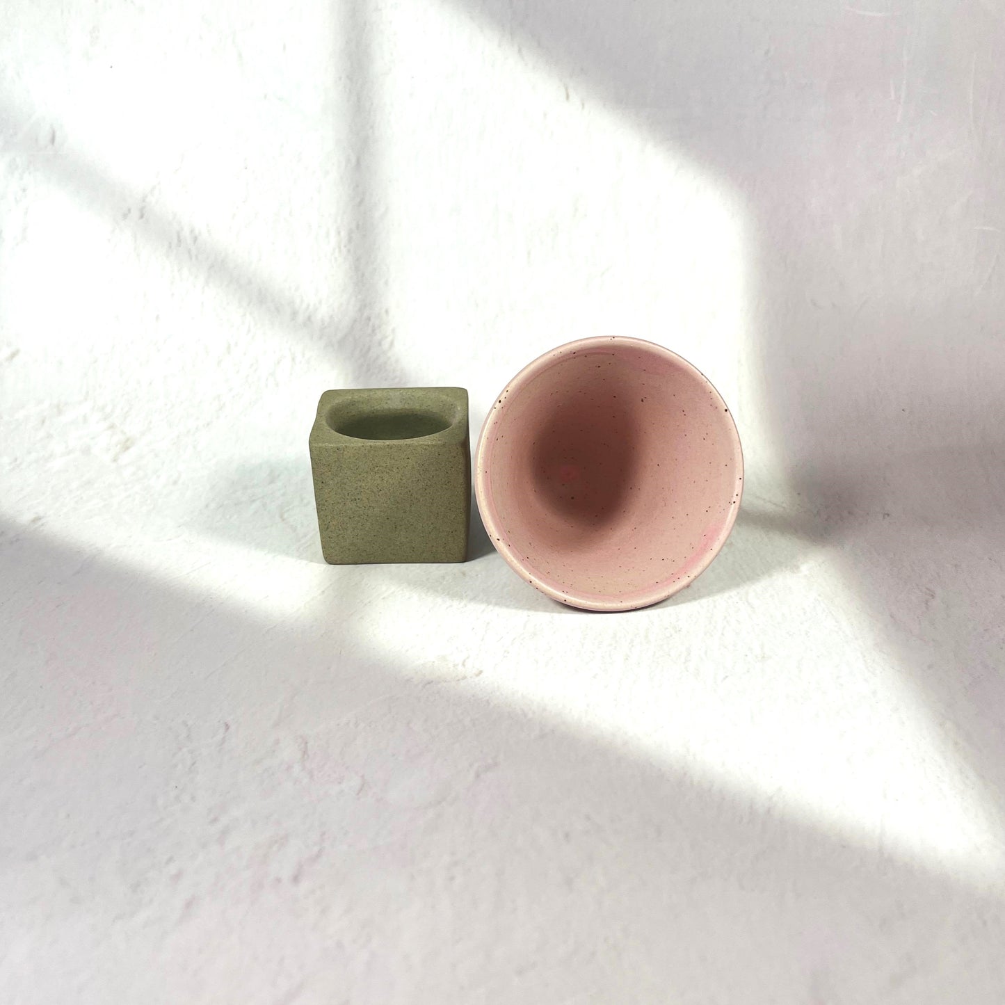CONICAL SHAPED TEA CUP WITH HOLDER 100ML/PINK