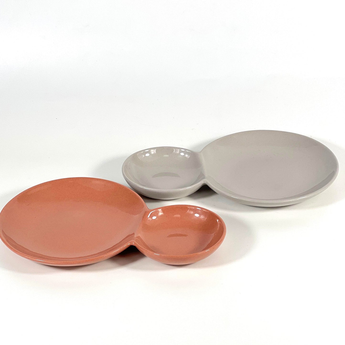 GRAY TWO-COMPARTMENT PLATE