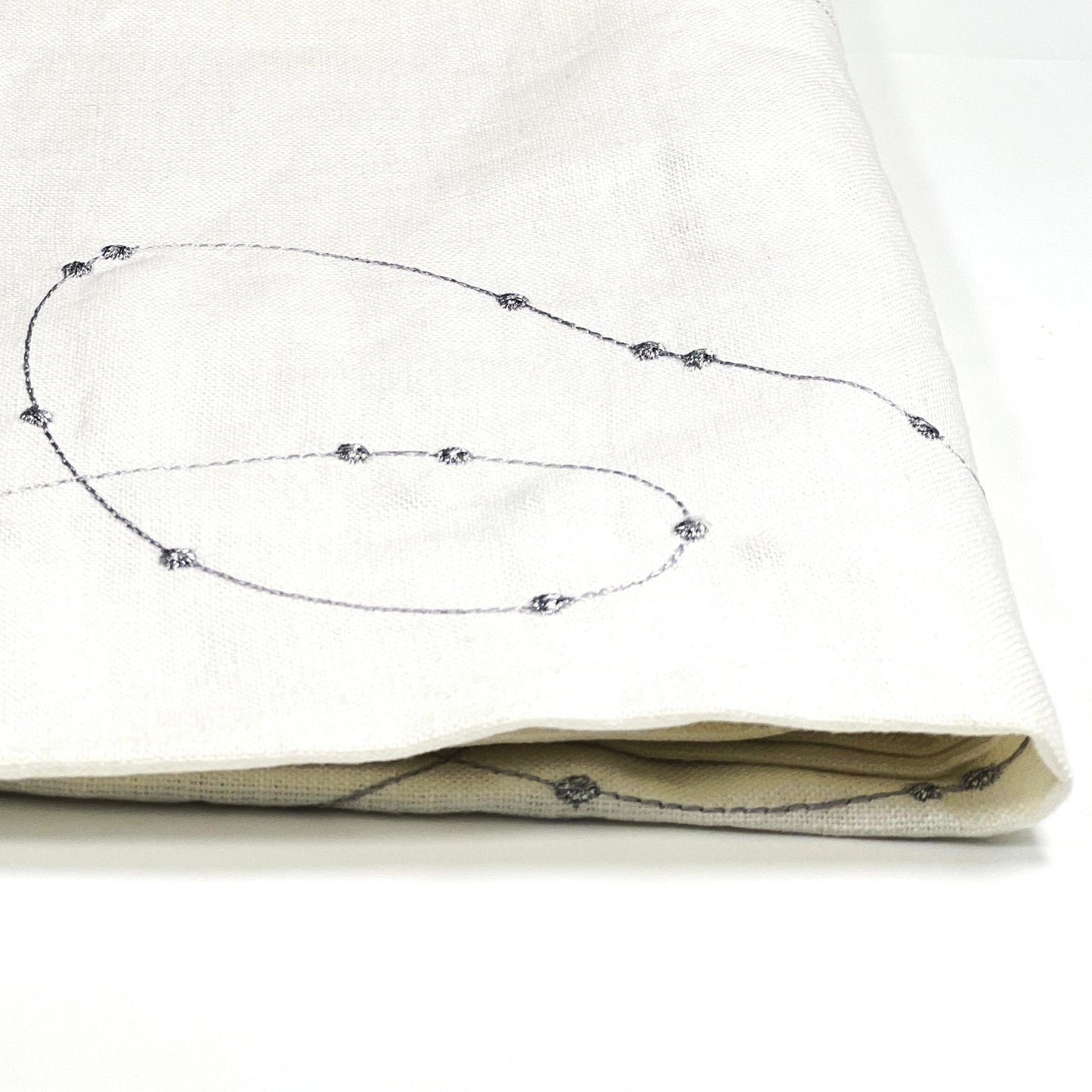 RAIN DROP SILVER LINEN RUNNER