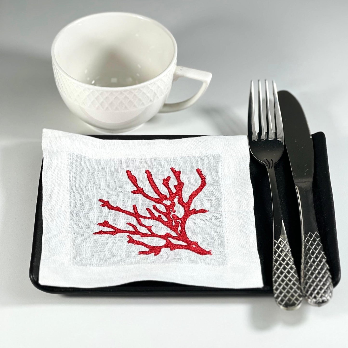 CORAL RED-WHITE LINEN COASTER