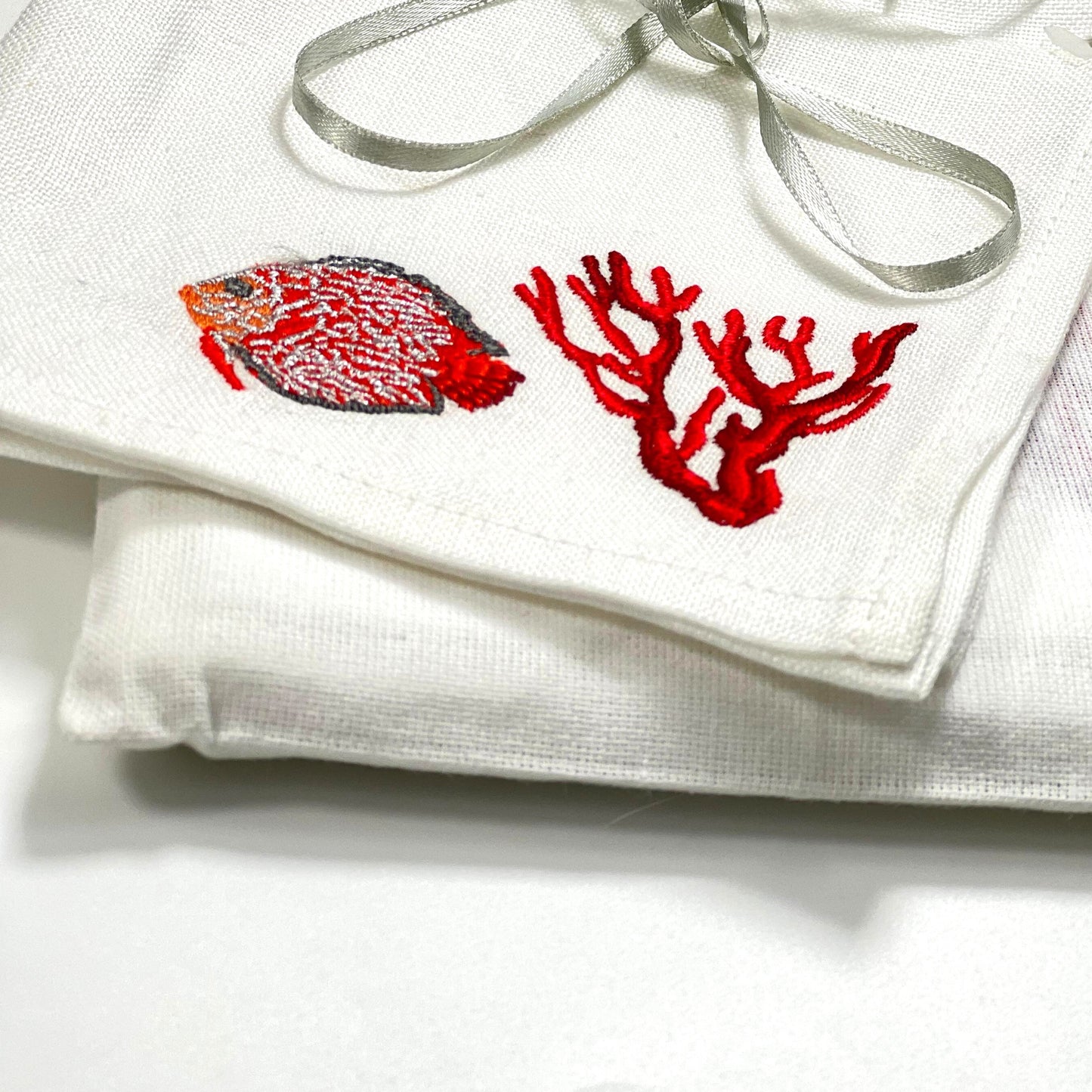 RED FISH WITH CORAL RED-WHITE COCKTAIL NAPKIN SET/6