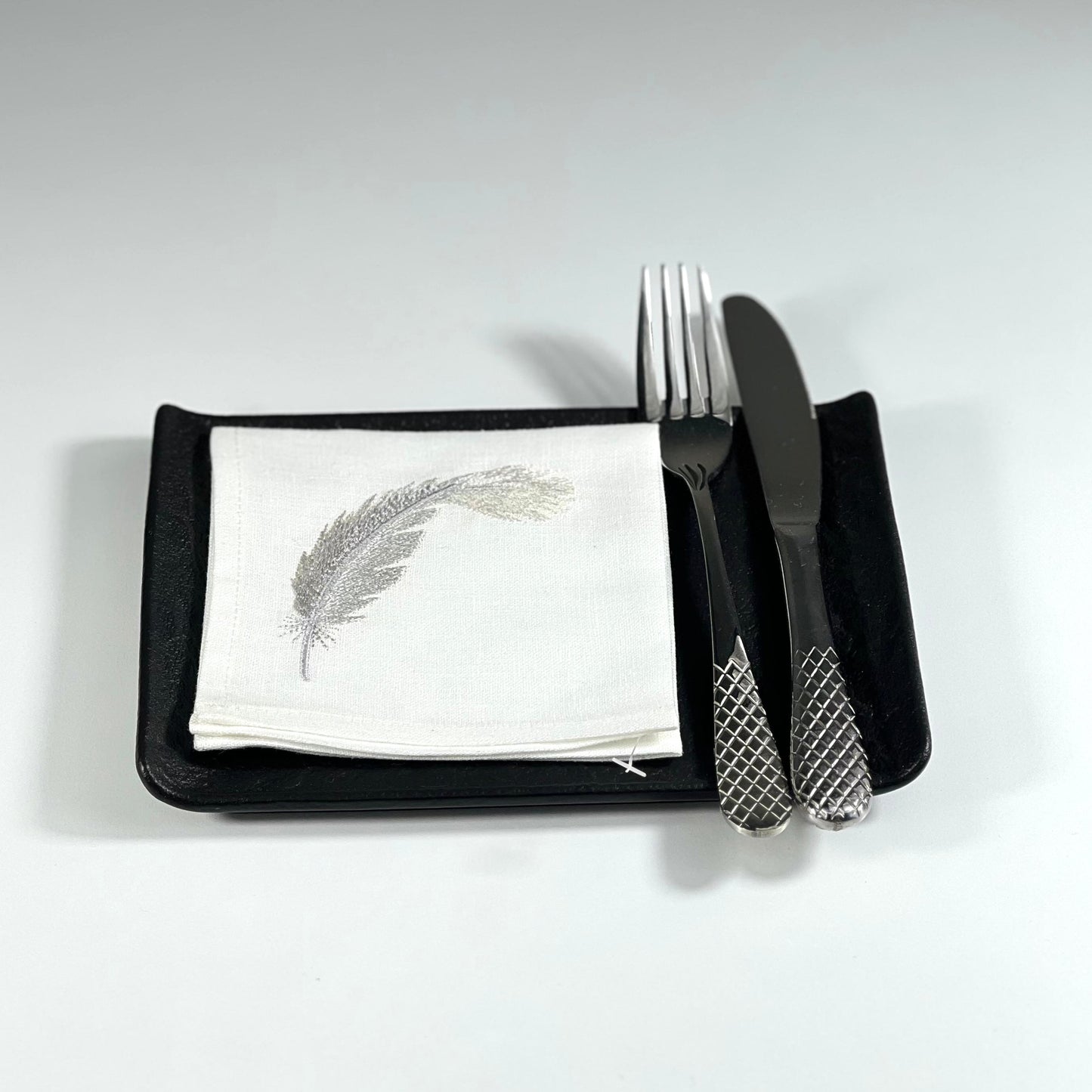 FAETHERS SILVER-WHITE COCKTAIL NAPKIN