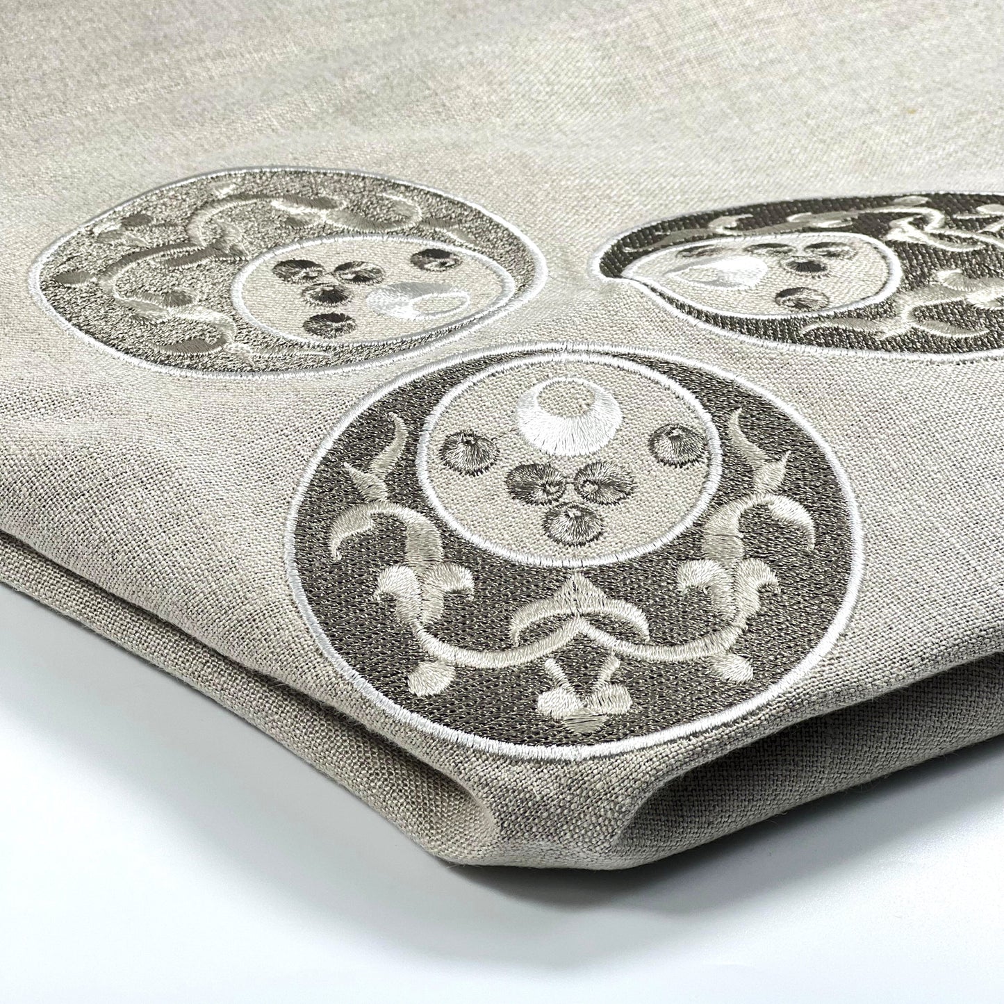 CHINTEMANI BEIGE-NATURAL LINEN RUNNER