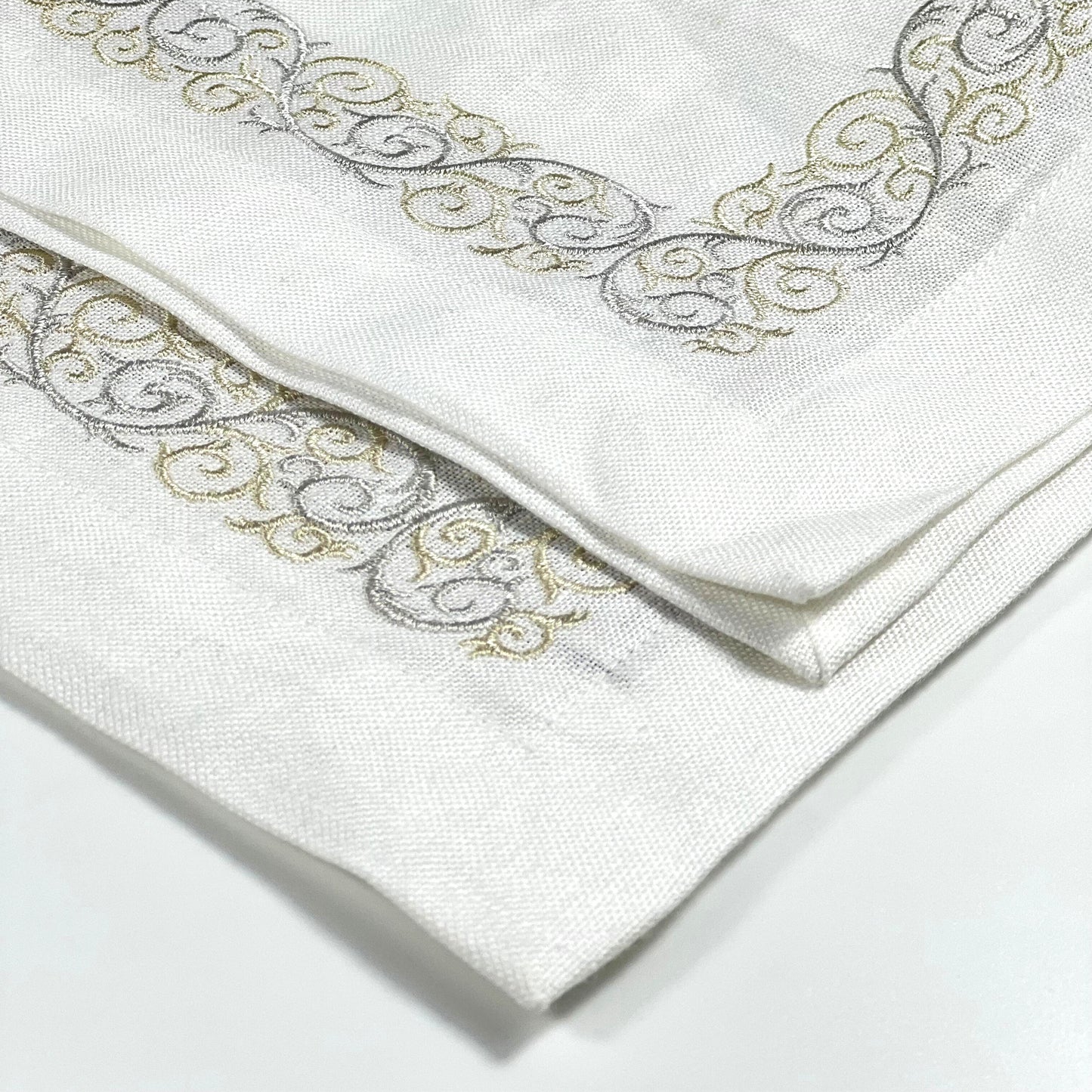 BORDER SILVER- WHITE LINEN TRAY LINER