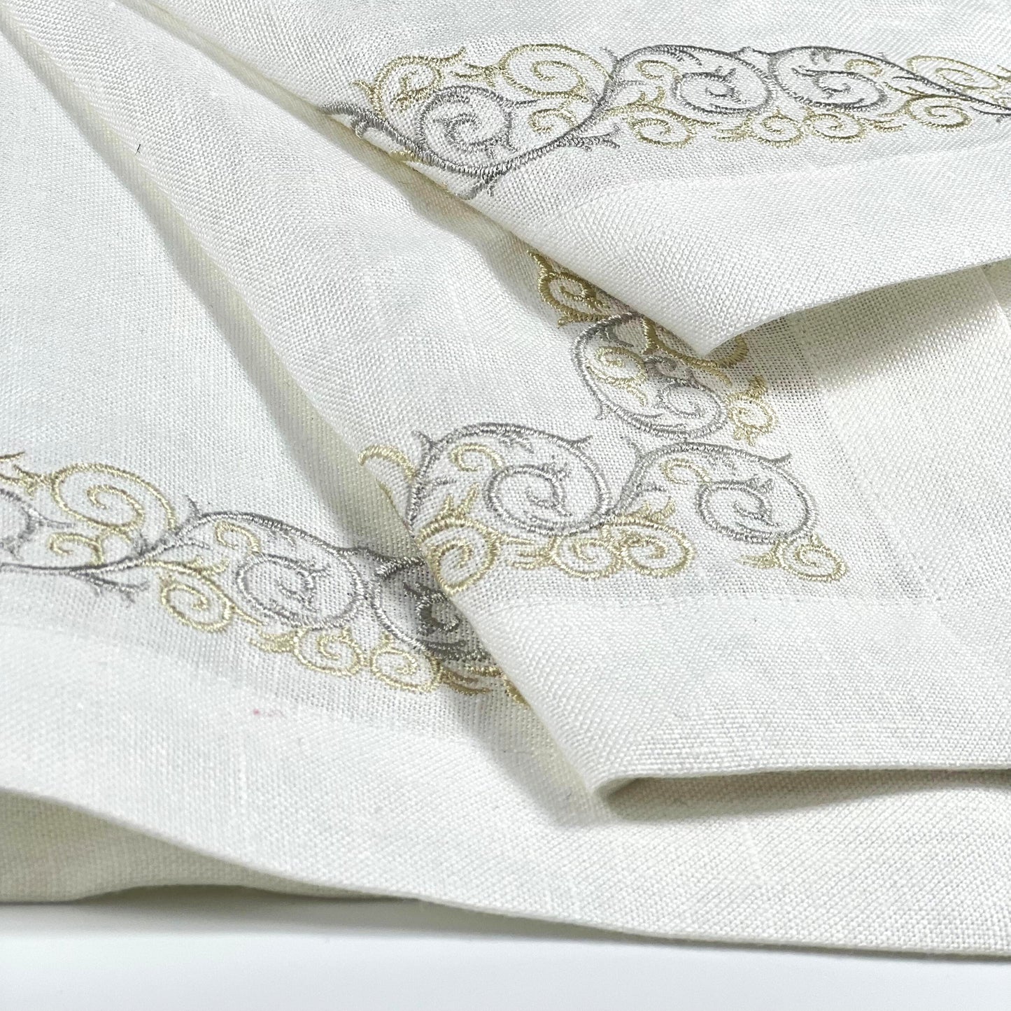 BORDER SILVER- WHITE LINEN TRAY LINER