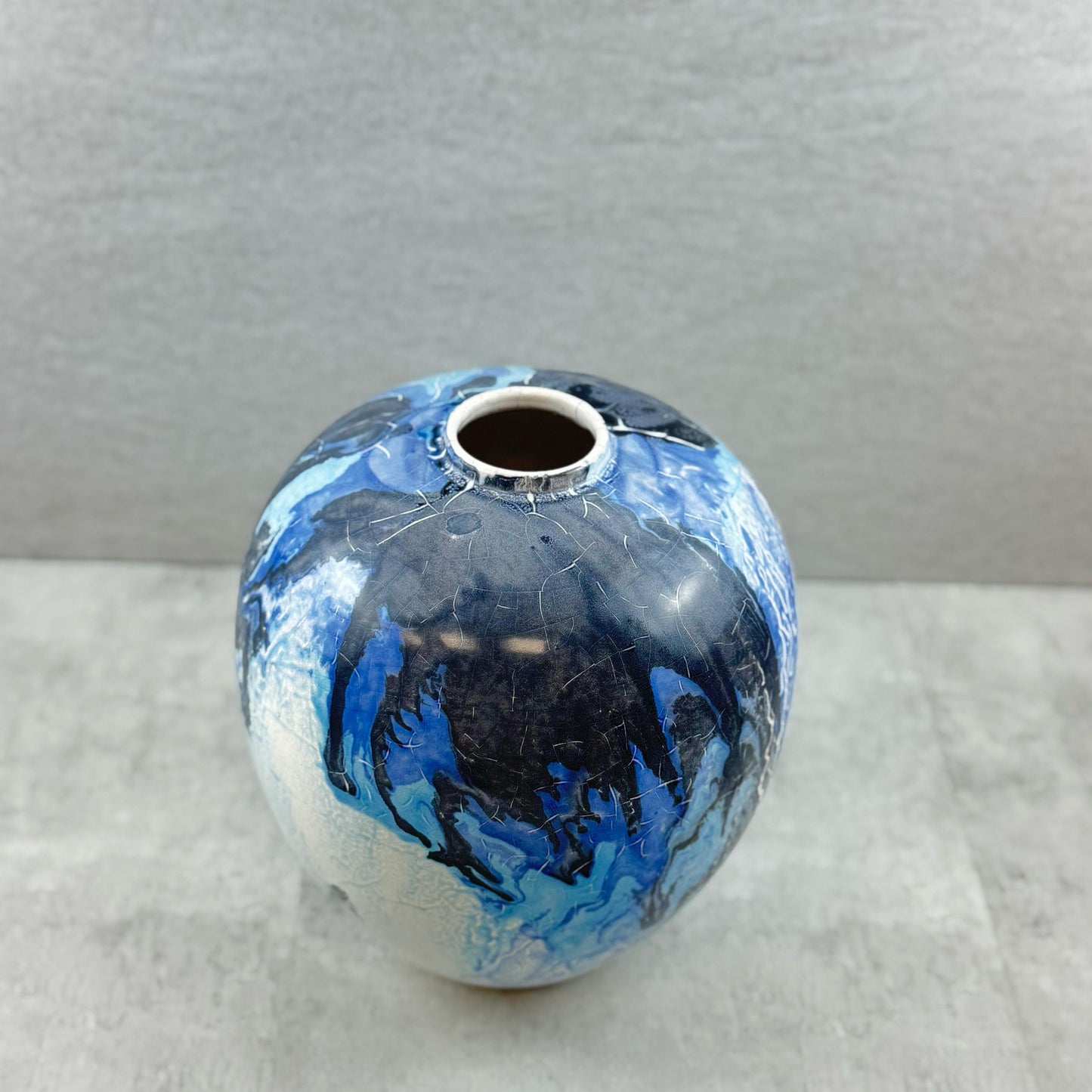 HANDMADE PAINTING POT 25*25 CM
