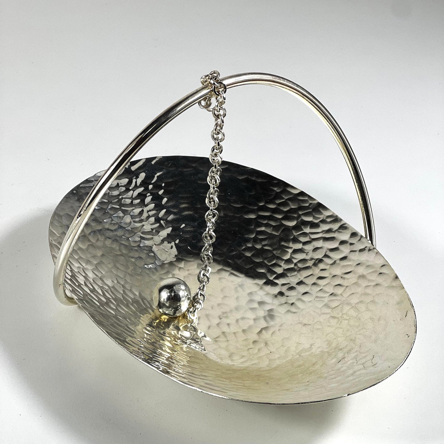 ELEGANT NAPKIN HOLDER SILVER