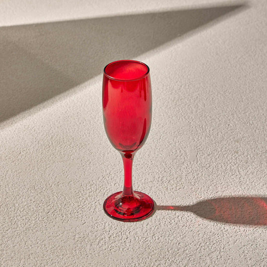 CHAMPAGNE GLASS - REDIntroducing our exquisite Red Champagne Glass, a harmonious blend of elegance and functionality designed to elevate your celebratory moments.
Key Features:


ElegantGlass