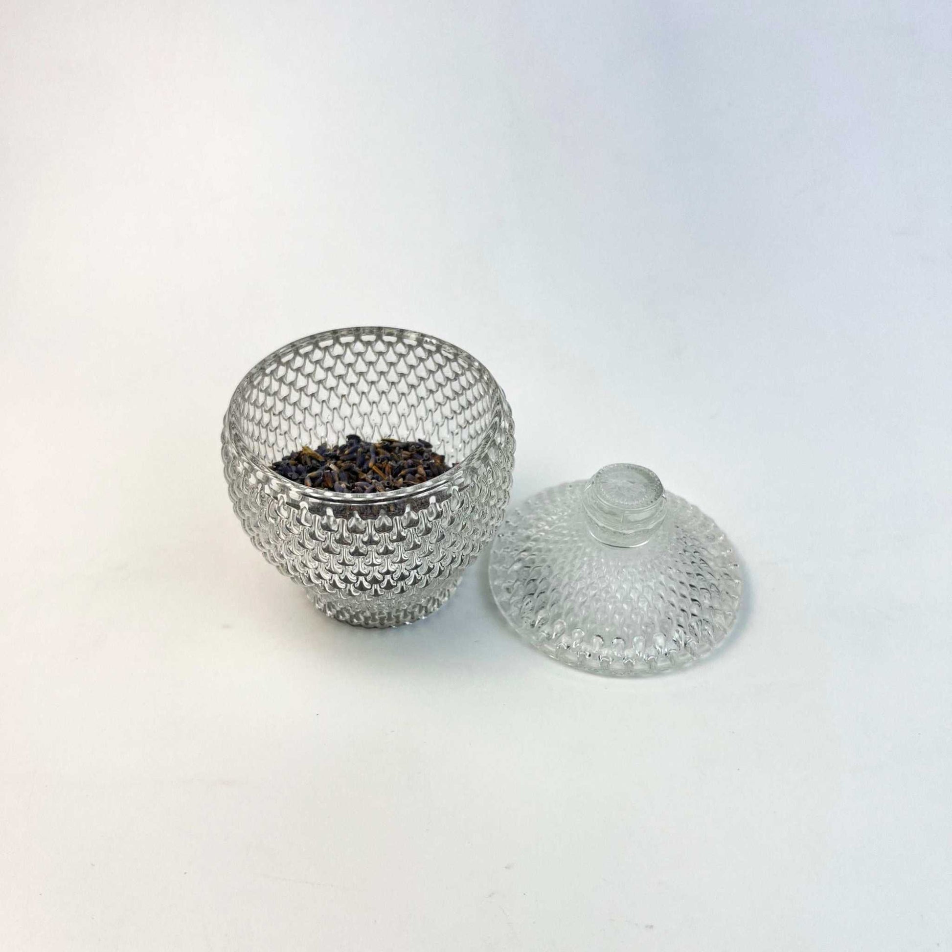 BELLA SUGAR BALL 9 CMElevate your table setting with the Bella Sugar Ball, a beautifully crafted glass container designed to add a touch of sophistication to your home. Featuring a delicGlass