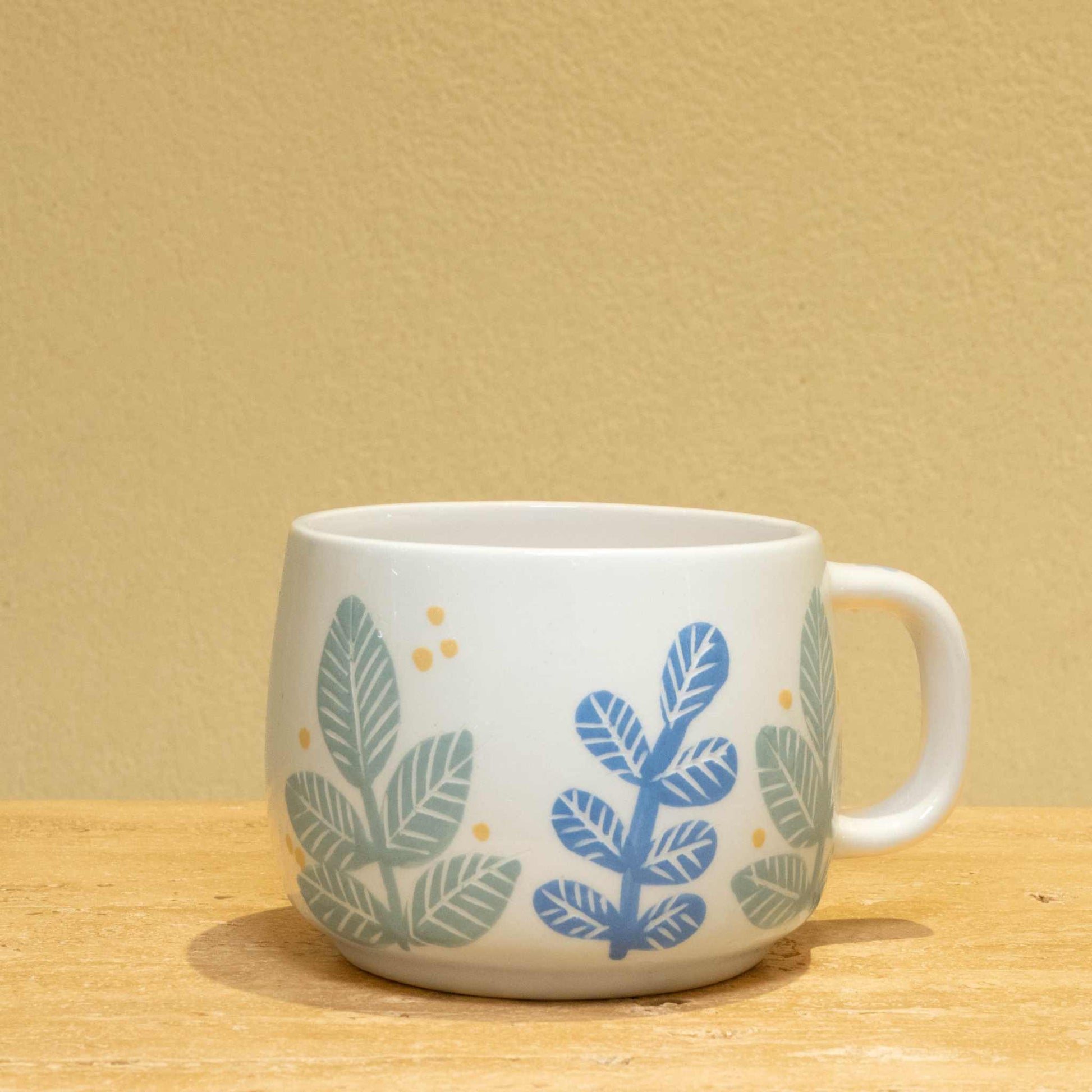 Best Dad personalized gold monogram ceramic mug with floral design.