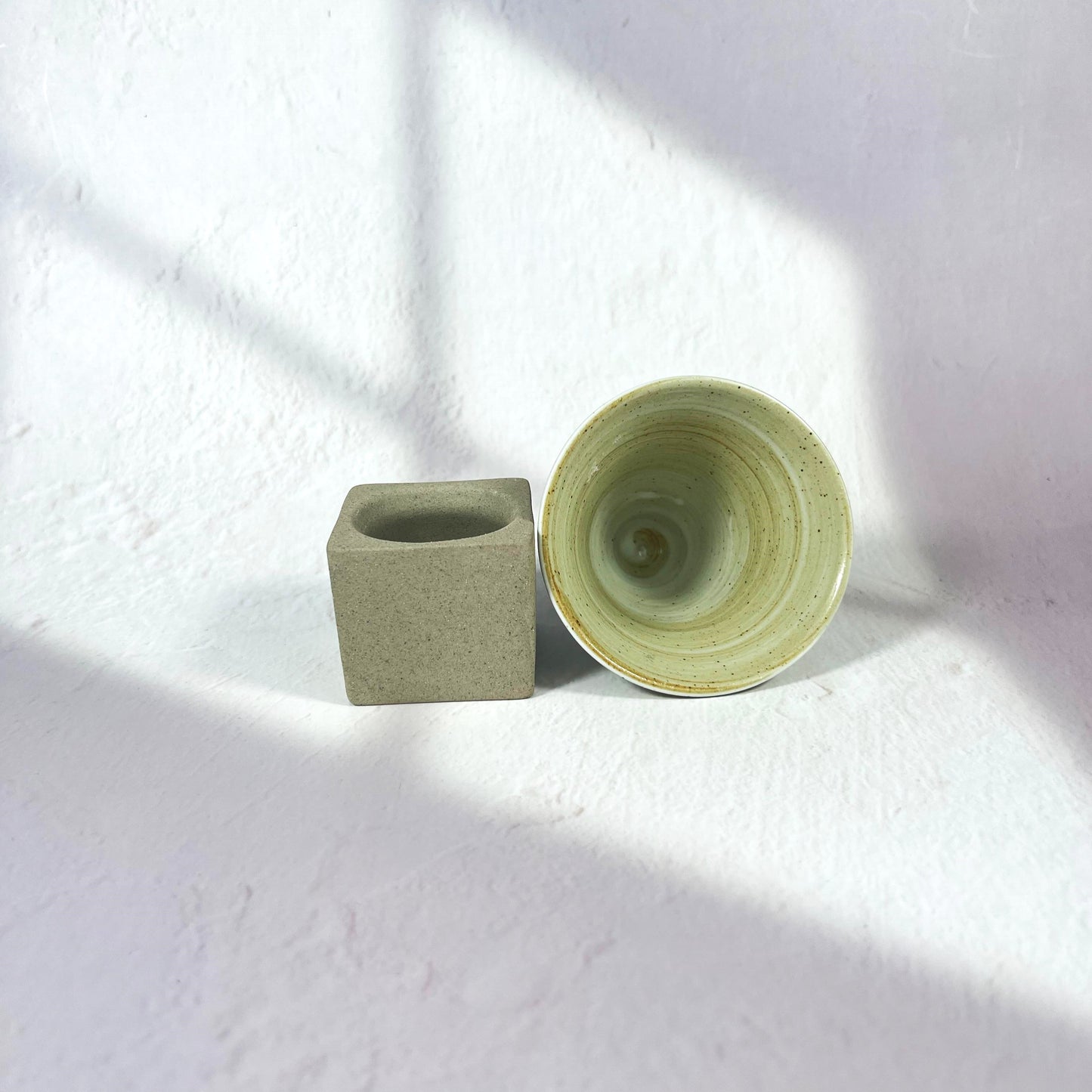 CONICAL SHAPED TEA CUP WITH HOLDER 100ML/CREAM
