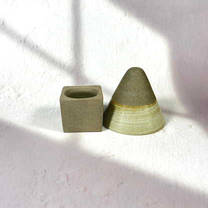 CONICAL SHAPED TEA CUP WITH HOLDER 100ML/CREAM