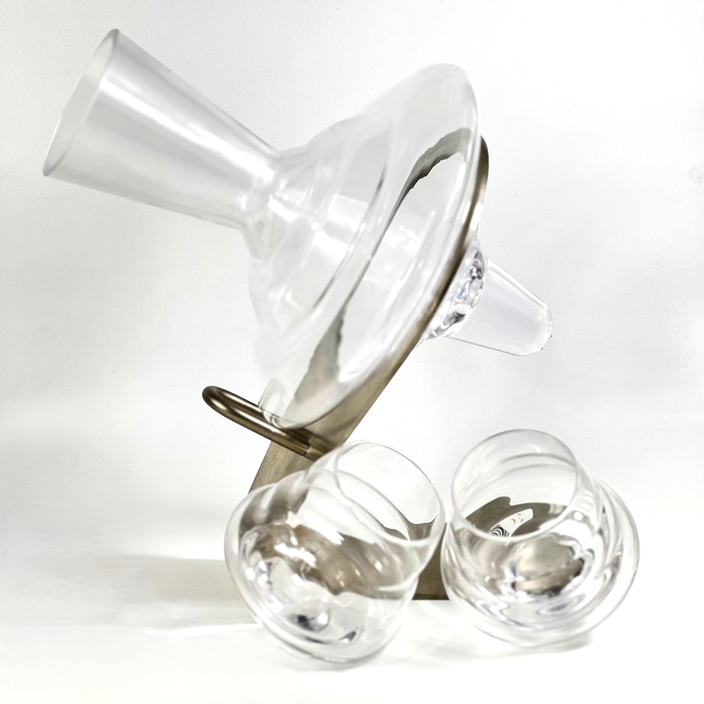 DECANTER WITH METAL ATAND /SET OF 4