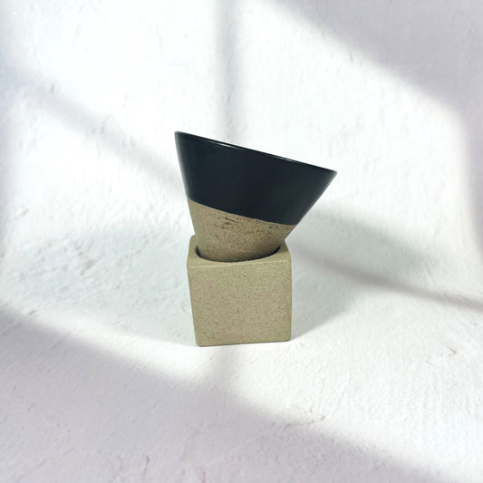 CONICAL SHAPED TEA CUP WITH HOLDER 100ML/BLACK