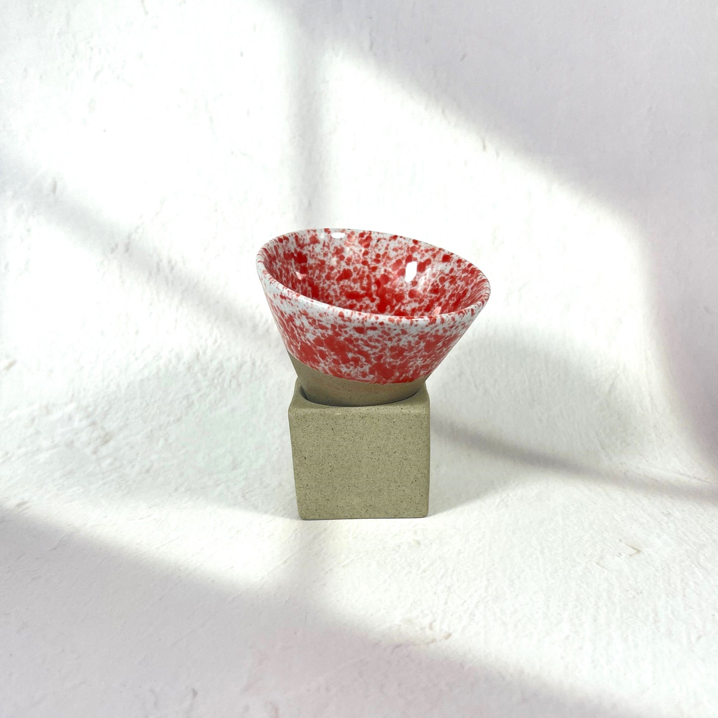CONICAL SHAPED TEA CUP WITH HOLDER 100ML/RED