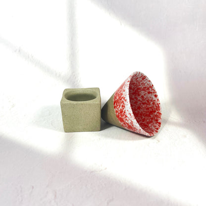 CONICAL SHAPED TEA CUP WITH HOLDER 100ML/RED