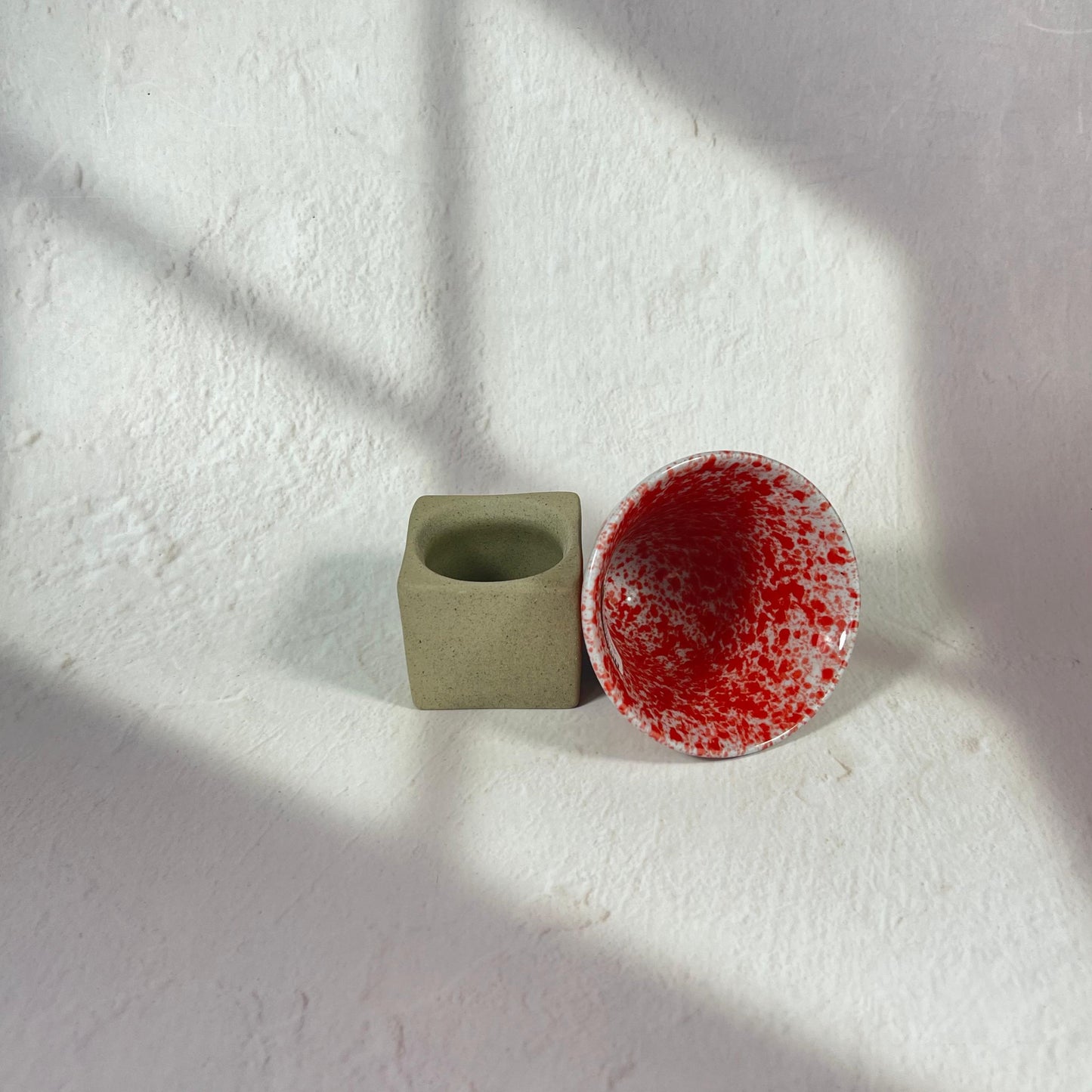 CONICAL SHAPED TEA CUP WITH HOLDER 100ML/RED
