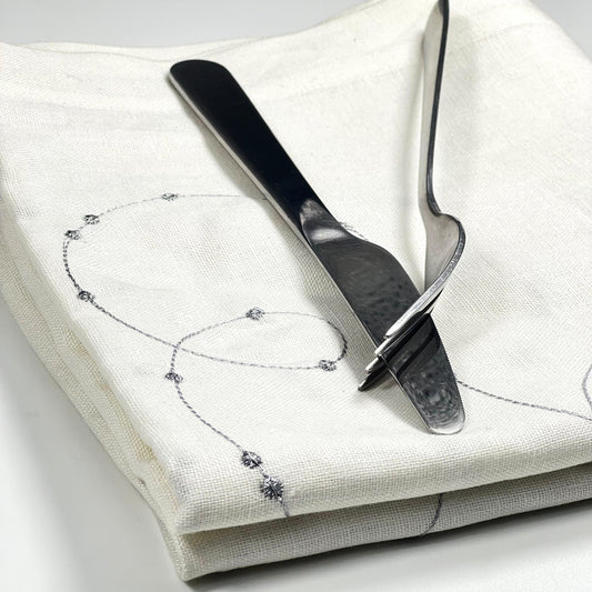 RAIN DROP SILVER LINEN RUNNER