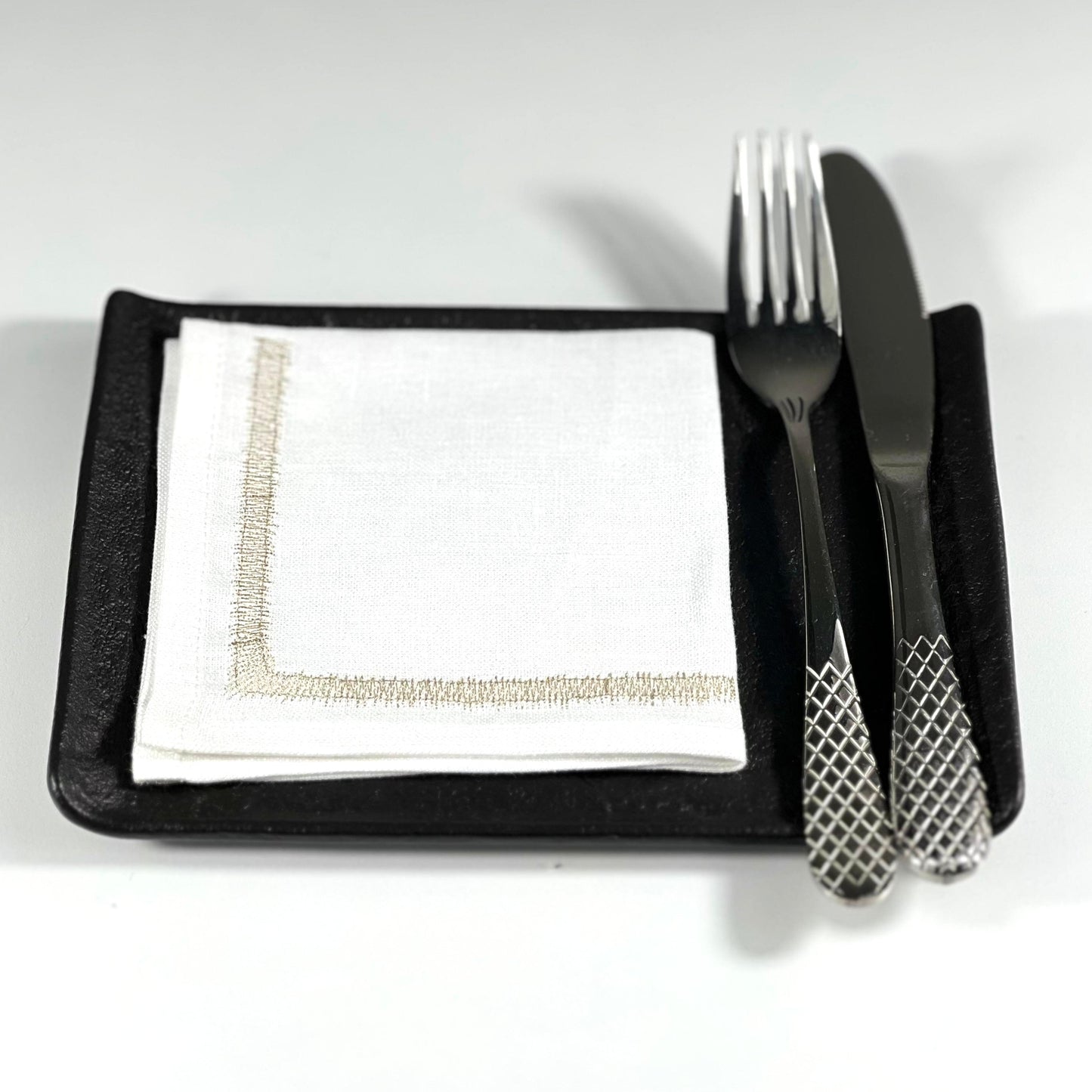 FLUFFY METALIC GOLD-WHITE LINEN COCKTAIL NAPKIN