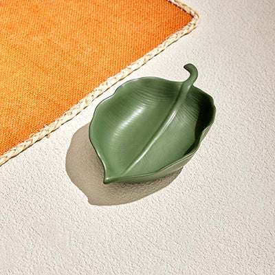 LEAF 2 CERAMIC DECORATIVE PLATE SAdd a natural touch to your home with the Leaf 2 Ceramic Decorative Plate. This small, beautifully crafted plate brings the elegance of nature indoors with its delicCeramic Plate