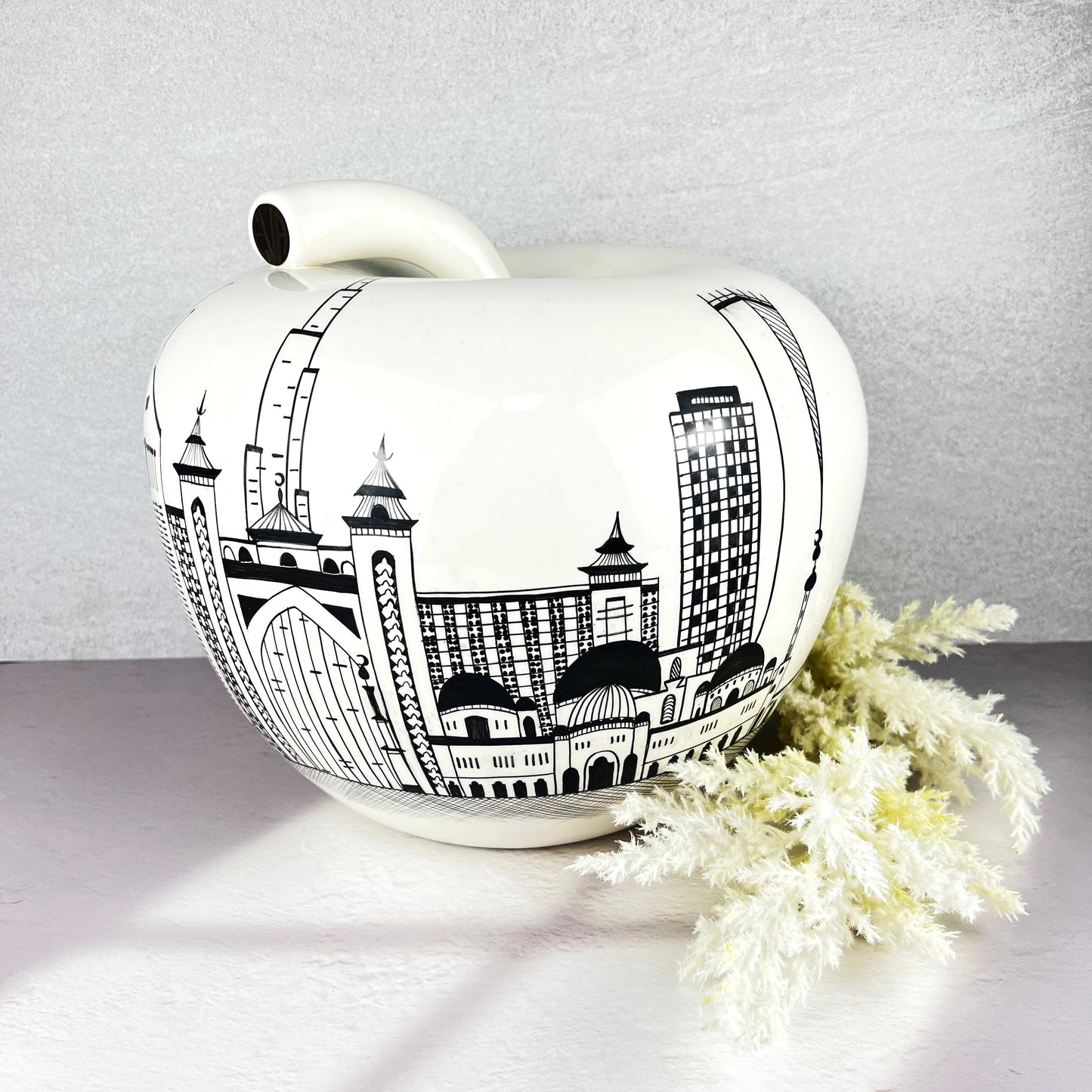 EVA/DUBAI - APPLE SHAPED MONEYBOX BIG