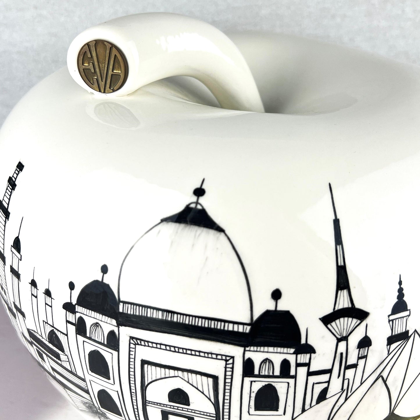 EVA/MOMBAI - APPLE SHAPED MONEYBOX BIG